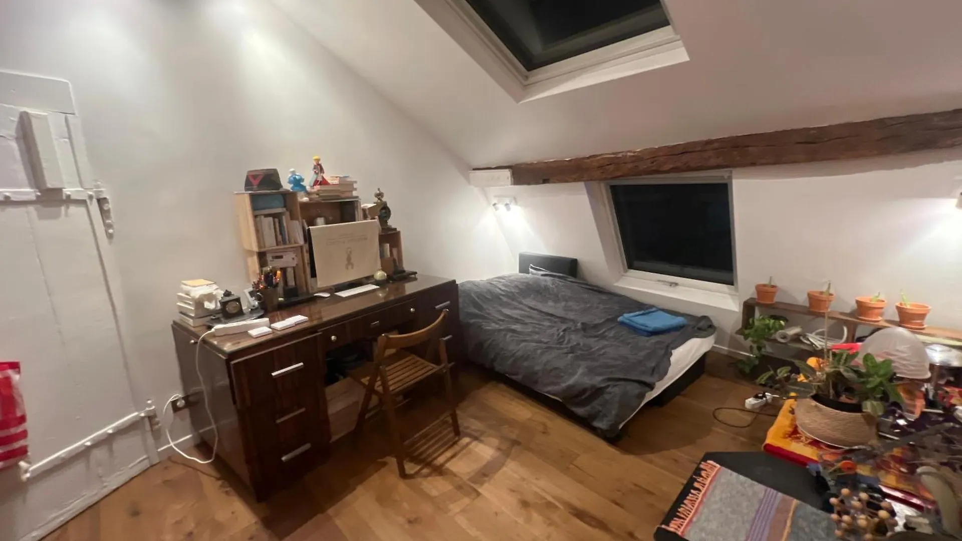 Sous Les Toits De Shared Place Δωμάτια σε οικογενειακή κατοικία *